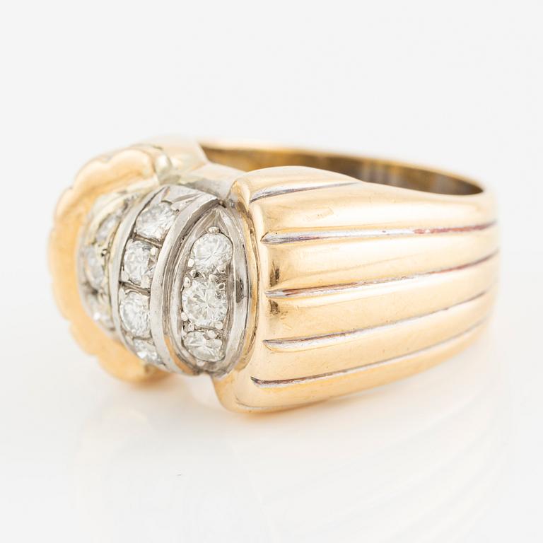 Ring, cocktailring, 18K guld med briljantslipade diamanter, 1950-tal.