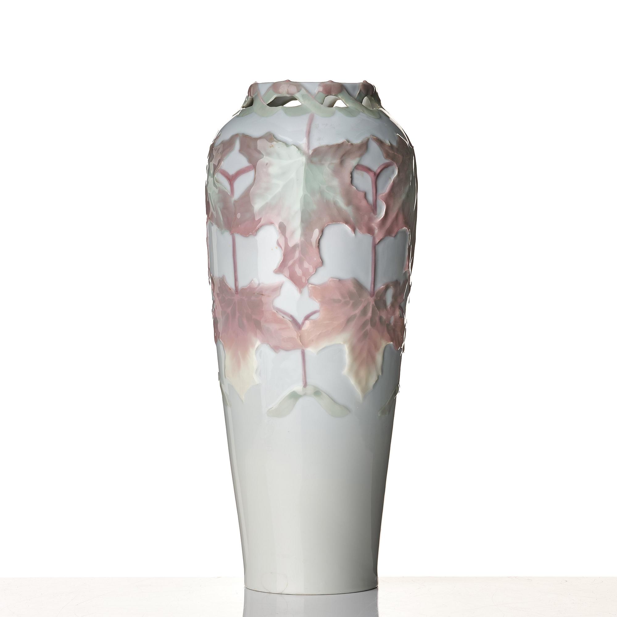 Harald Almström, an Art Nouveau porcelain vase, Rörstrand 1900.