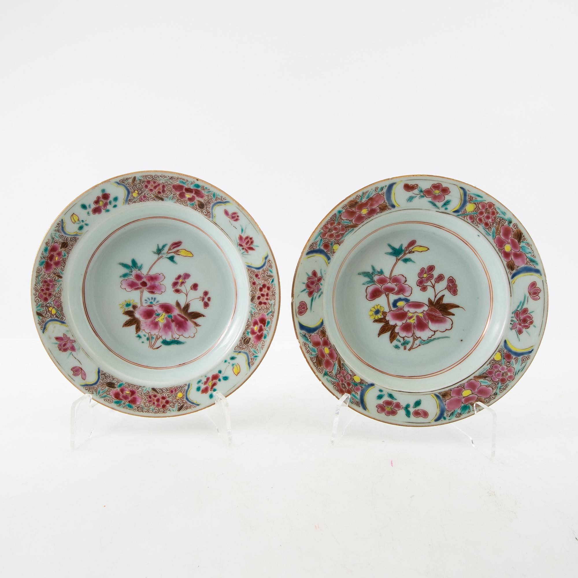 A group lot of six Chinese Export dishes, Qing dynasty, 18th century.