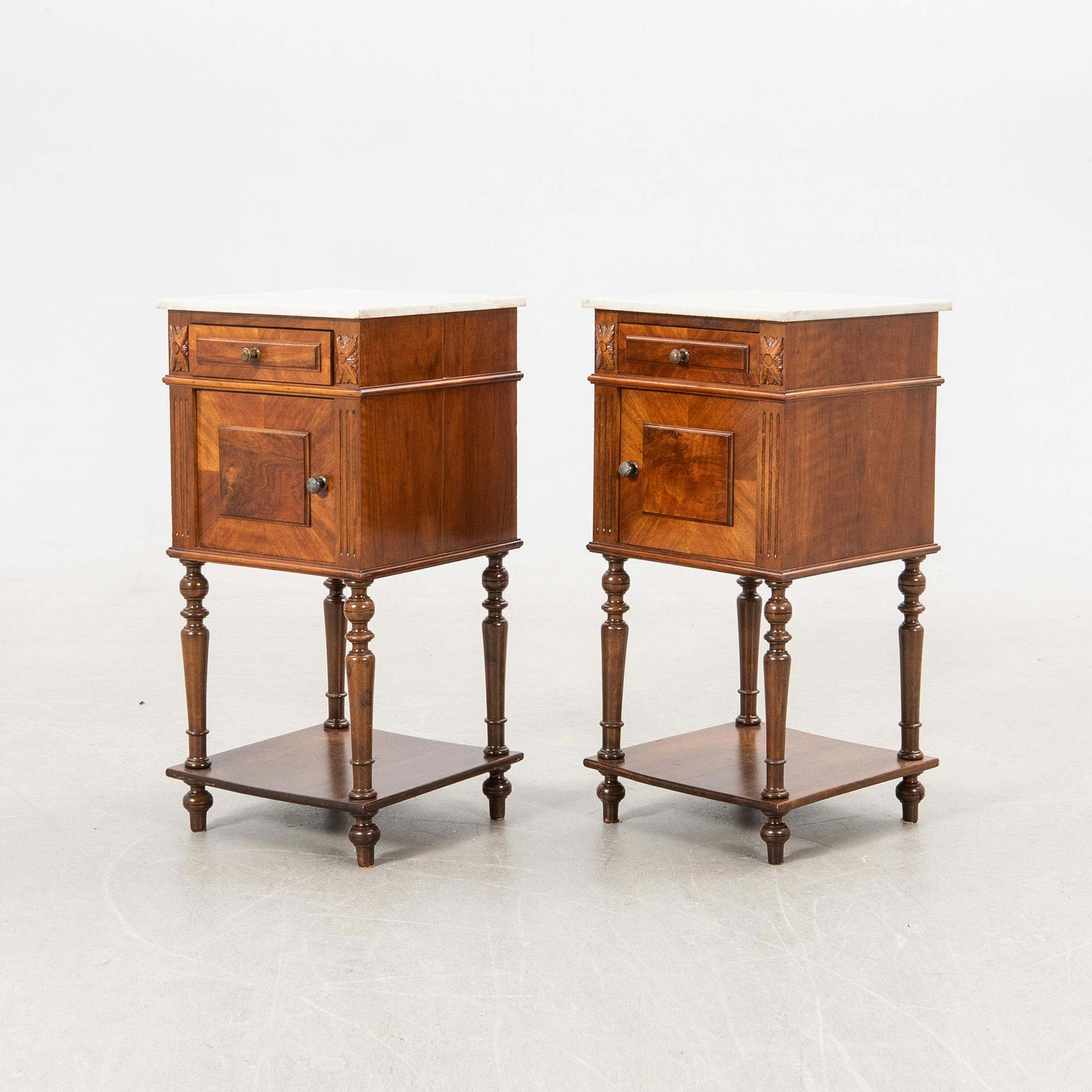 Sängbord, ett par, 1900-talets första hälft.