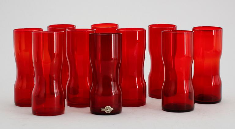 GLAS, 10 st, rött glas, Alvesta Glasbruk.