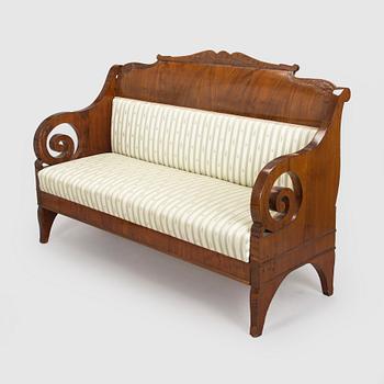 Sohva ja pöytä, biedermeier-tyyli, 1800-luvun loppupuoli.