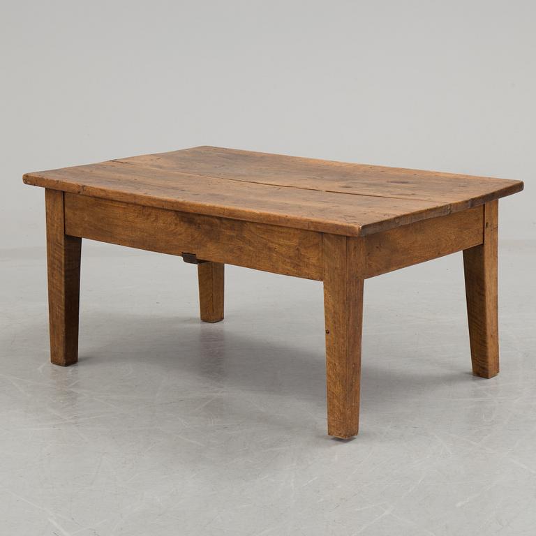 a French 20th century table.