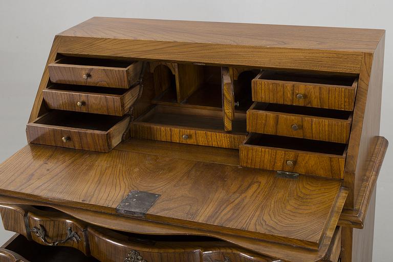 A late Baroque desk, mid 1700's.