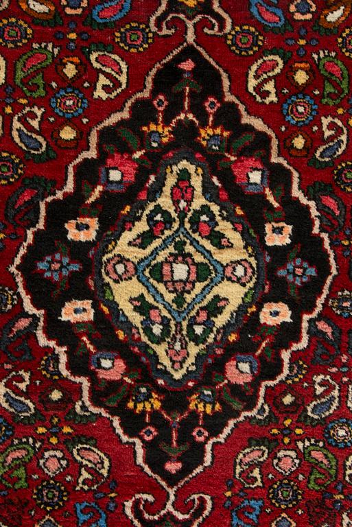 Matto, itämainen, n. 212x135 cm.