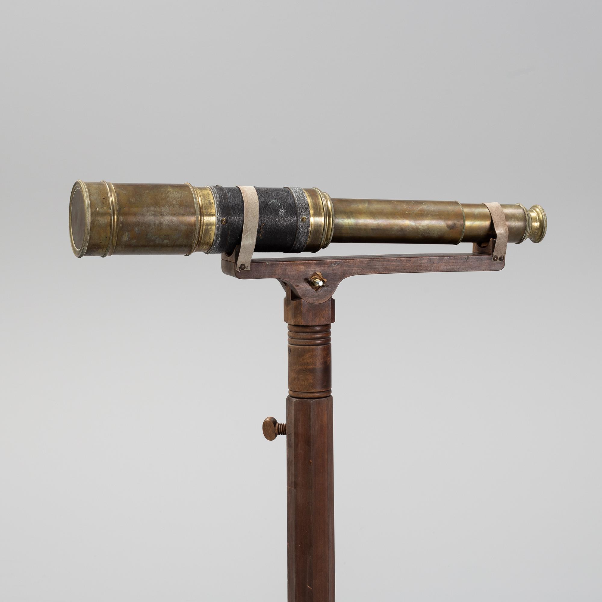 A spotting scope with stand, around 1900's.