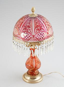 BORDSLAMPA, mässing och glas, 1900-talets andra hälft.