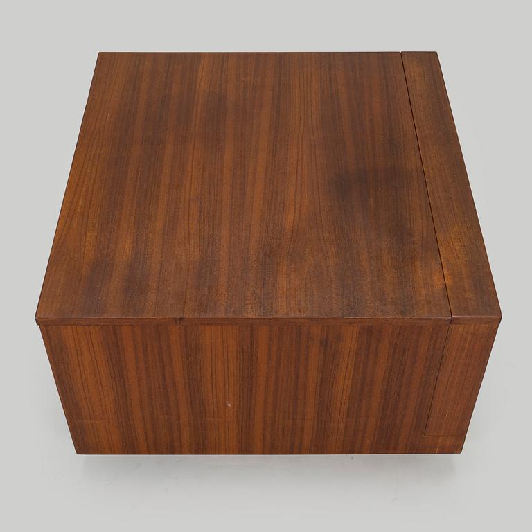 A 1960s/1970s bar cabinet / bar table.