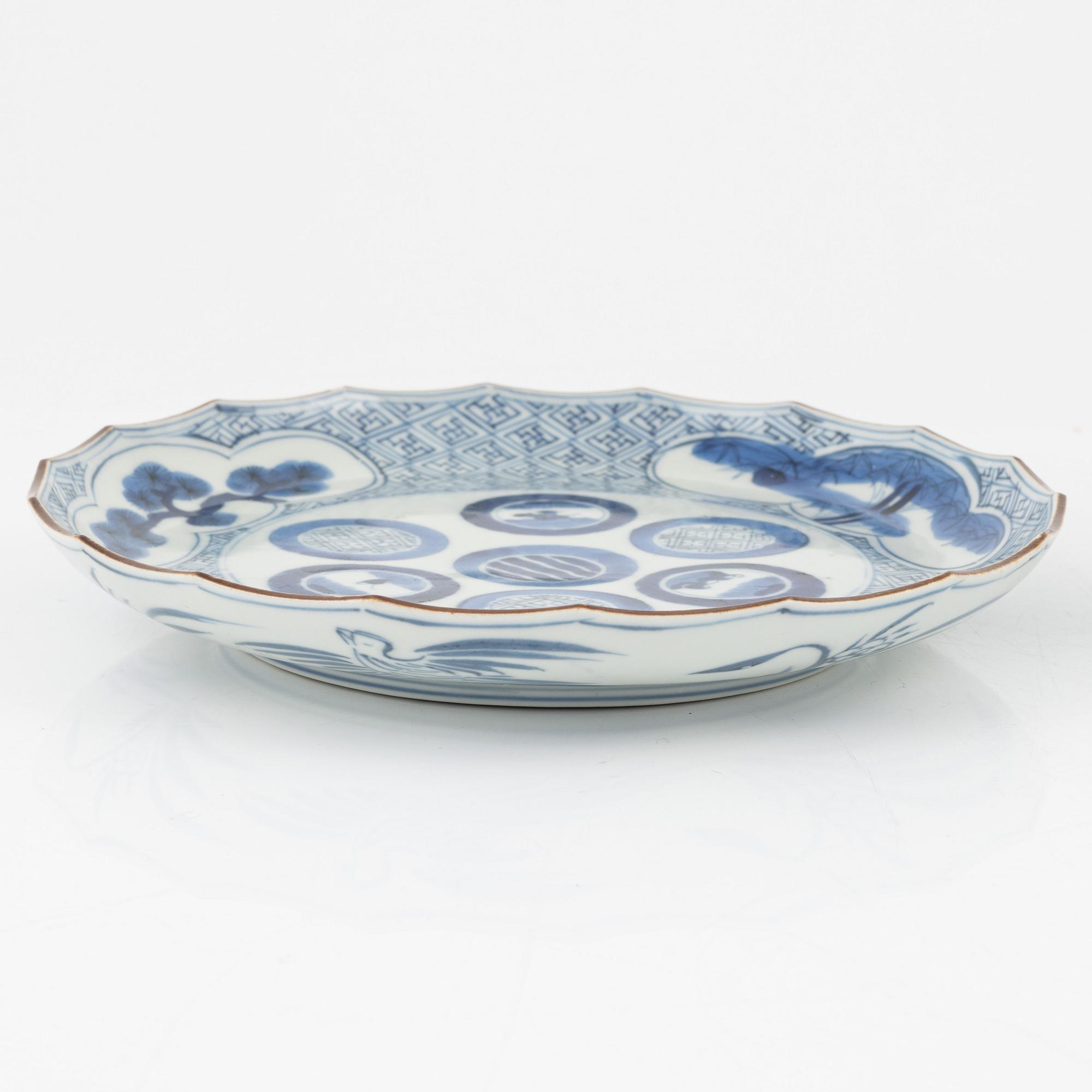 A pair of porcleain plates, Japan, 19th century.