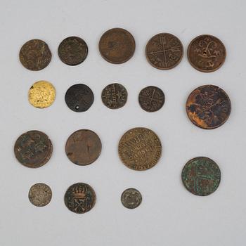 SAMLING ÄLDRE MYNT, 82 stycken, mestadels koppar, 1600 - 1800- tal.