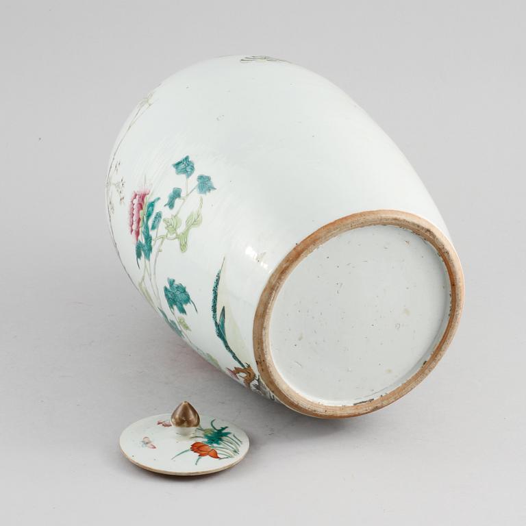 LOCKURNA, porslin, Kina, 1800-tal.