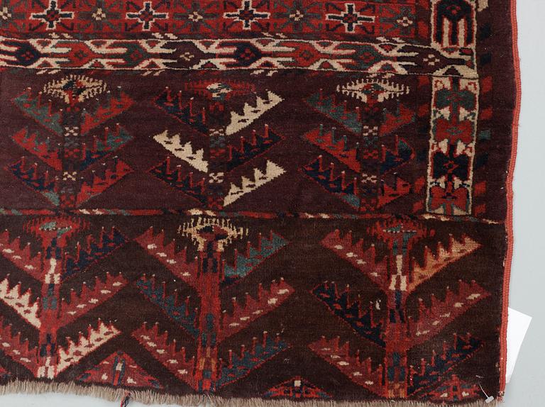 MATTA. Orientalisk. Ca 136 x 170.