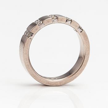 Ring, 18K vitguld, diamanter ca 0.30 ct enligt gravyr. A Tillander, Helsingfors 2008.