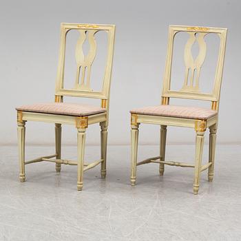 A pair of Swedish Gustavian chairs, ca 1800.