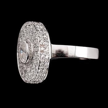 RING, 18 k vitguld, briljantslipade diamanter tot ca 1.95 ct.