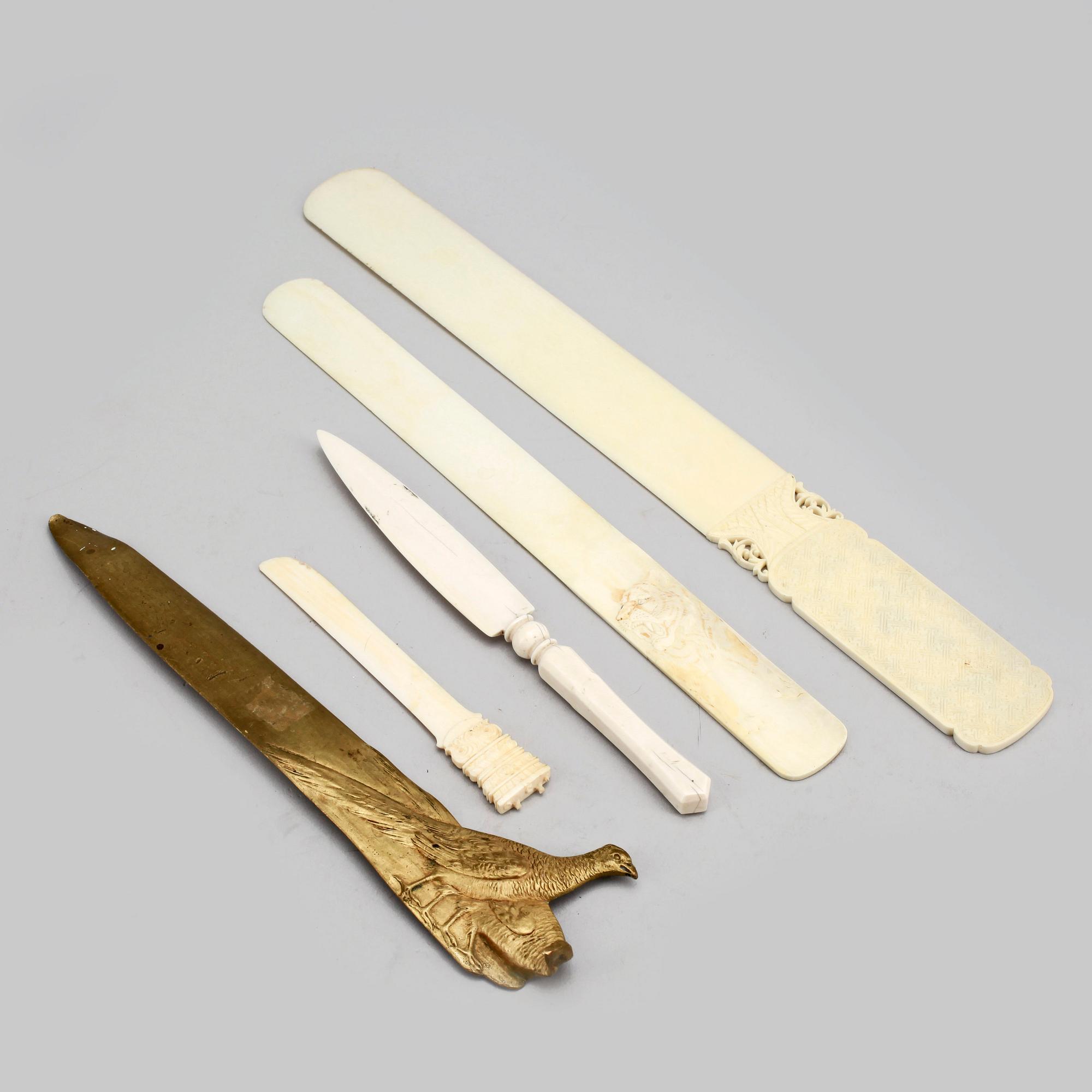 BOK- SAMT BREVSPRÄTTARE, 5 st, mässing resp ben, sent 1800-tal till 1910/20-tal.