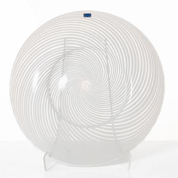 Heikki Orvola, a glass dish, Nuutajärvi Notsjö, Finland.