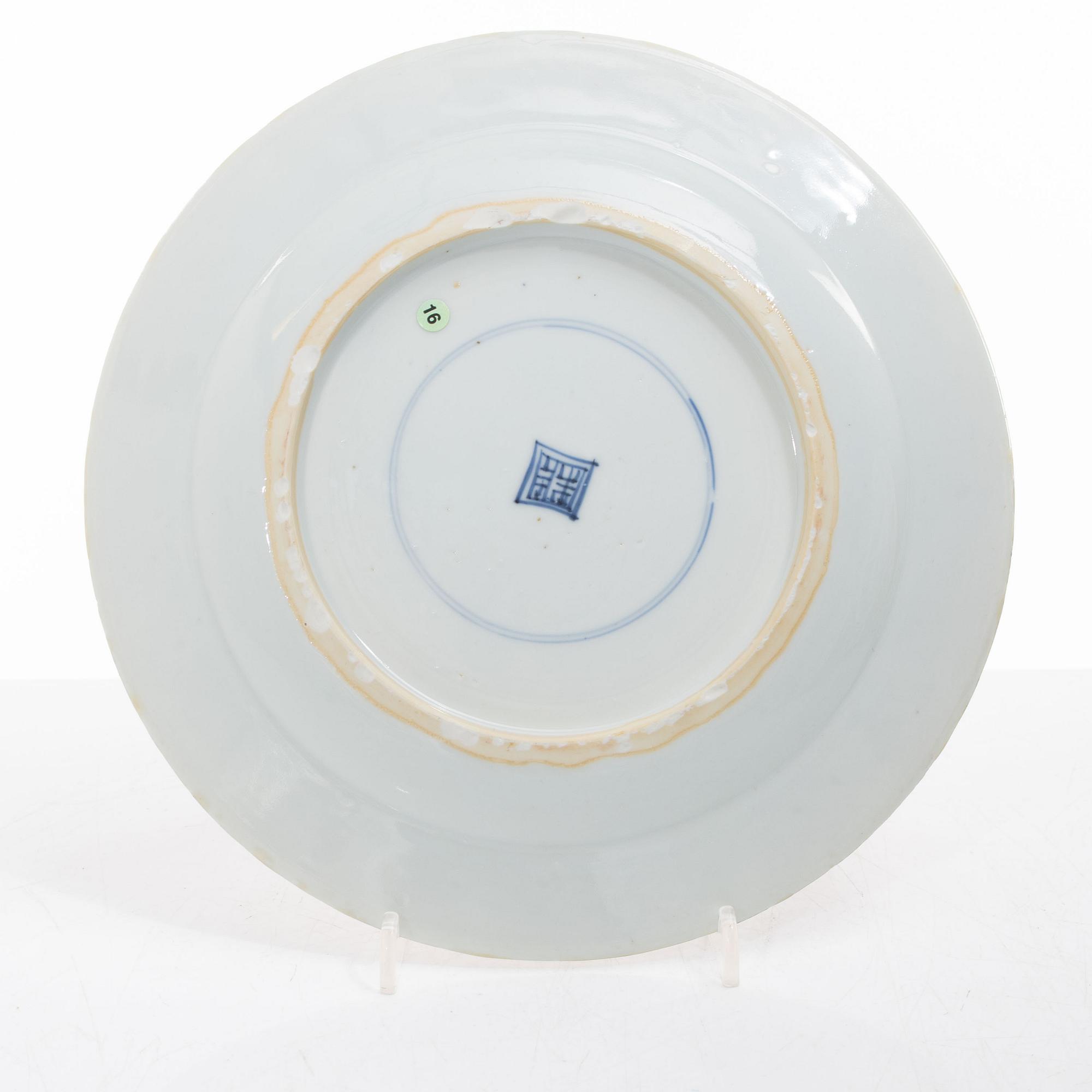 Tallrikar, fyra stycken, porslin, Kina, 1700-talets första hälft.