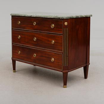 BYRÅ, sengustaviansk, tidigt 1800-tal.