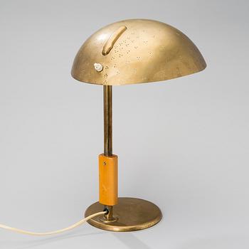 PAAVO TYNELL, A DESK LIGHT. Taito, designed in 1949.