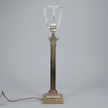 BORDSLAMPA, kolonn, mässing, omkring år 2000.