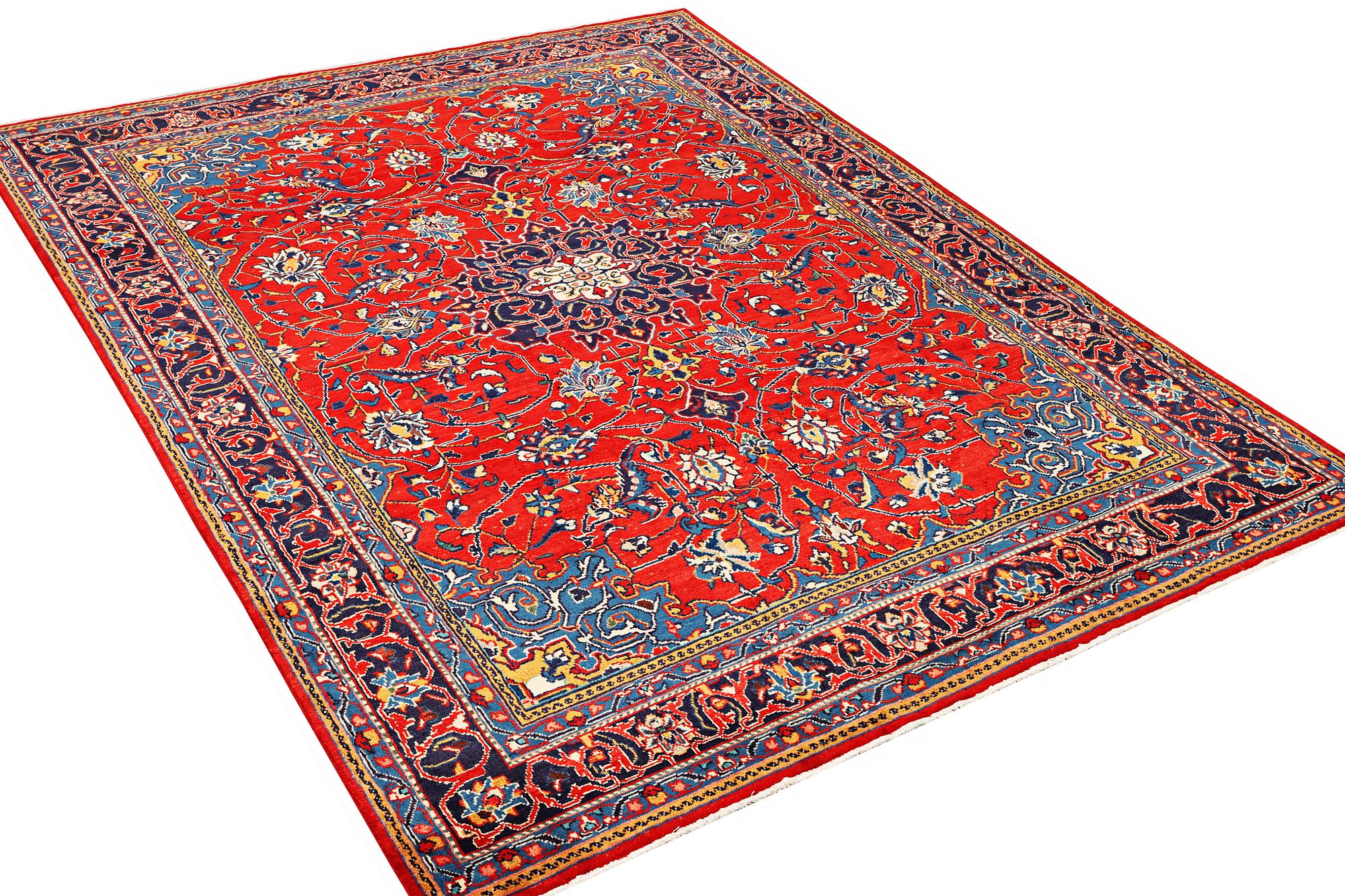 A Hamadan carpet, a. 320 x 220 cm.