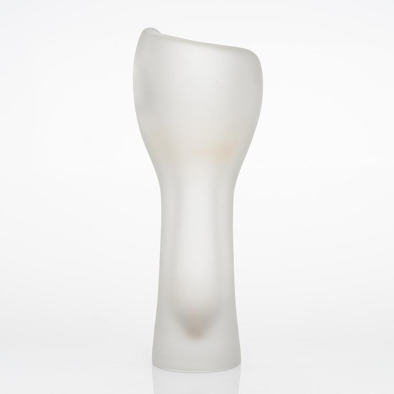 Timo Sarpaneva, a glass vase, signed Timo Sarpaneva Iittala.