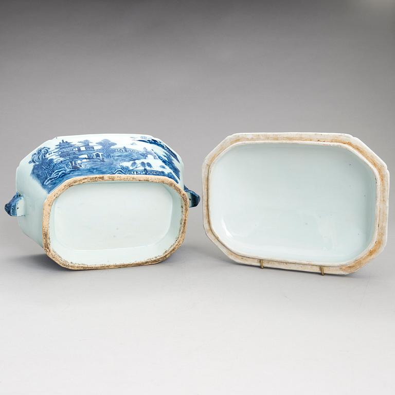 TERRIN med LOCK, kompaniporslin. Qing dynastin, Qianlong (1736-1795), Kina.