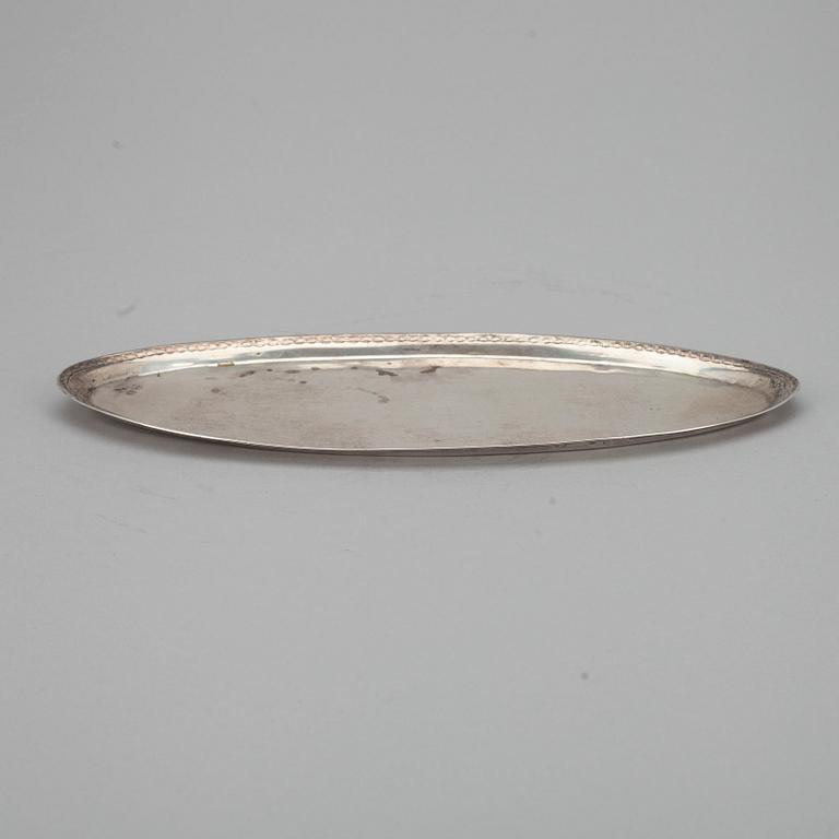 BRICKA för LJUSSAX, silver, Lars Barvander, Stockholm 1788. Vikt 83 g.