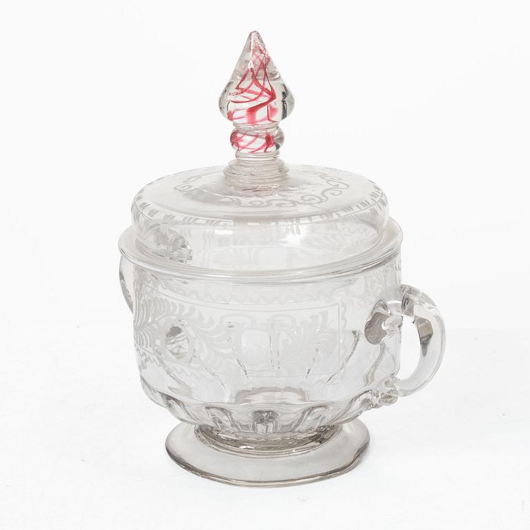 A covered bonbonnière, 18th Century.