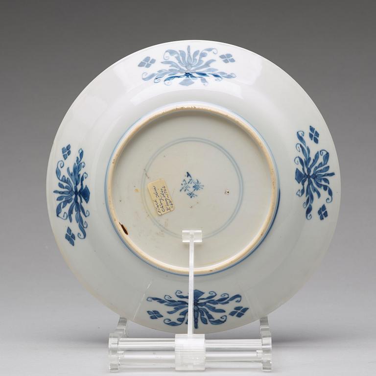 A set of six blue and white dinner plates, Qing dynasty, Kangxi (1662-1722).