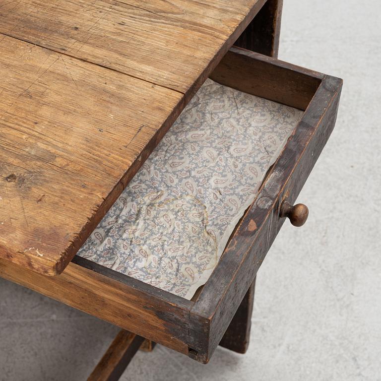 Drop-leaf table, 19th century.