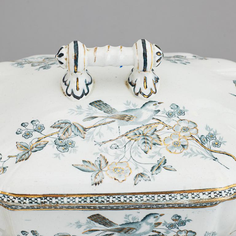 A Gustafsberg 'Weixö' part dinner service.