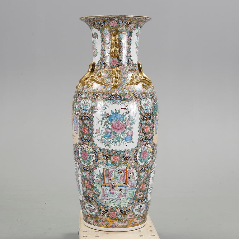 PRAKTVAS, porslin, Kanton, Kina, 1900-tal.