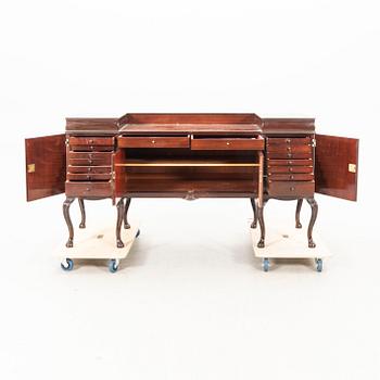 Sideboard Chippendale-stil 1900-talets första hälft Mobilia Malmö.