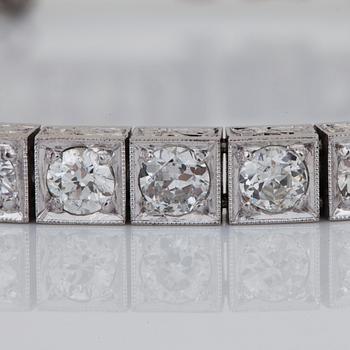 A old-cut diamond bracelet, circa 4.00 cts in total.