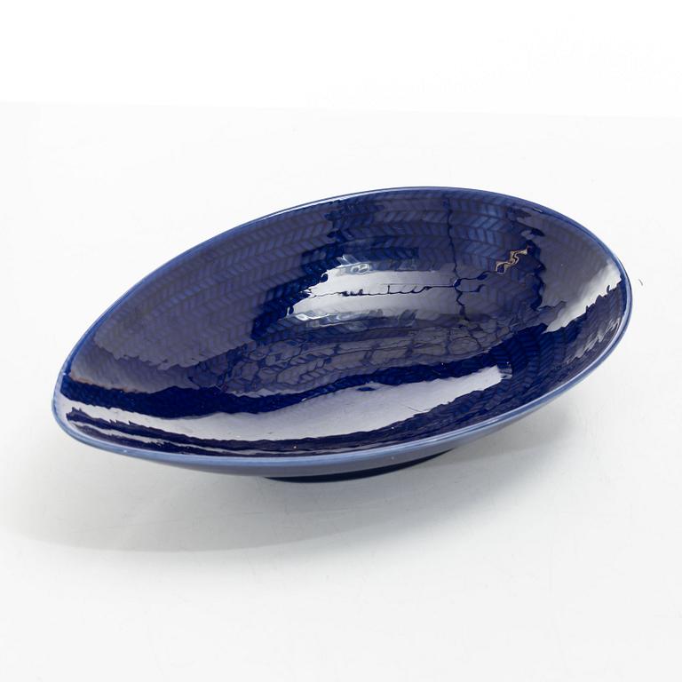 Hertha Bengtson, a set of nine 'Blå eld' service parts, Rörstrand.