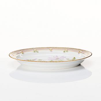 A Royal Copenhagen 'Flora Danica' serving dish, Denmark, 20th Century.