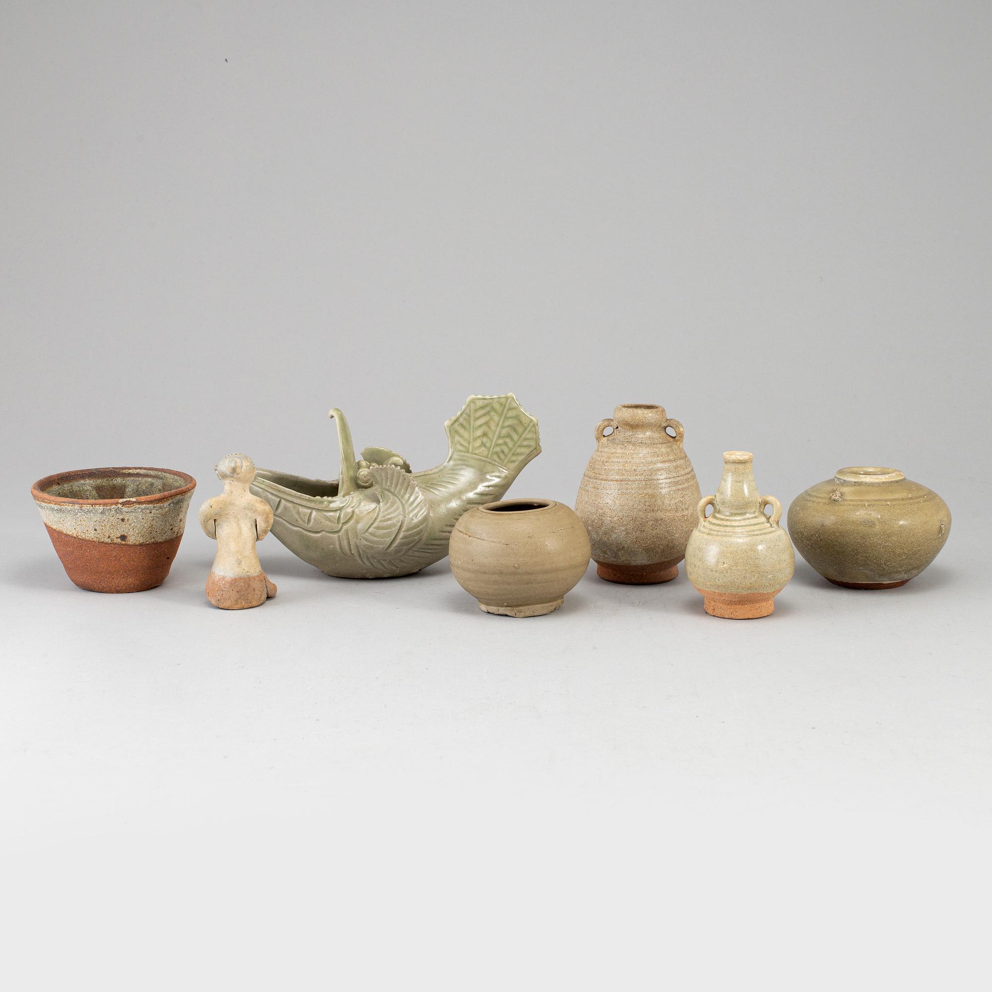 A group of South East Asian Ceramics, 15/16th Century and later.