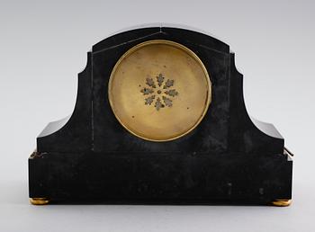 BORDSPENDYL, 1900-talets första hälft.