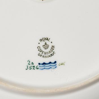 A set of 12 Royal Copenhagen 'Flora Danica' plates, Denmark, 20th Century.