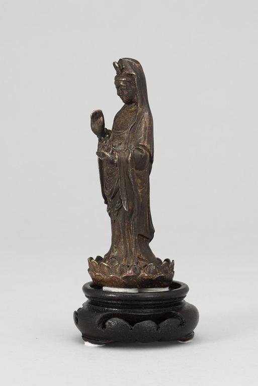FIGURIN, patinerad brons. Kina, 1700-tal.