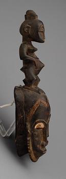 MASK, trä. Afrika, 1900-tal.