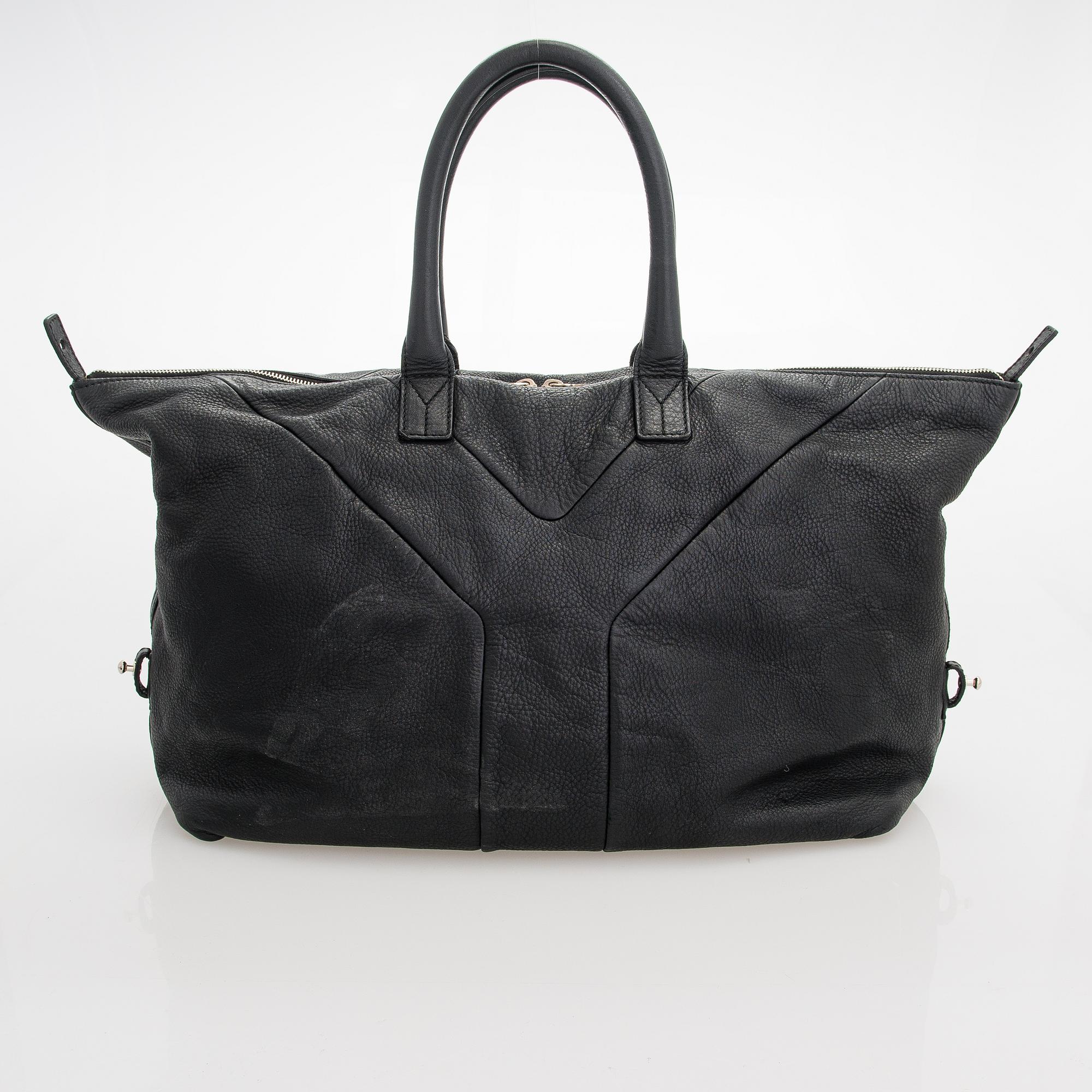 Yves Saint Laurent, a 'Easy Y Tote' bag.