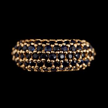 RING, 14 k guld, blå safirer tot ca 2.50 ct. Vikt ca 5 g.