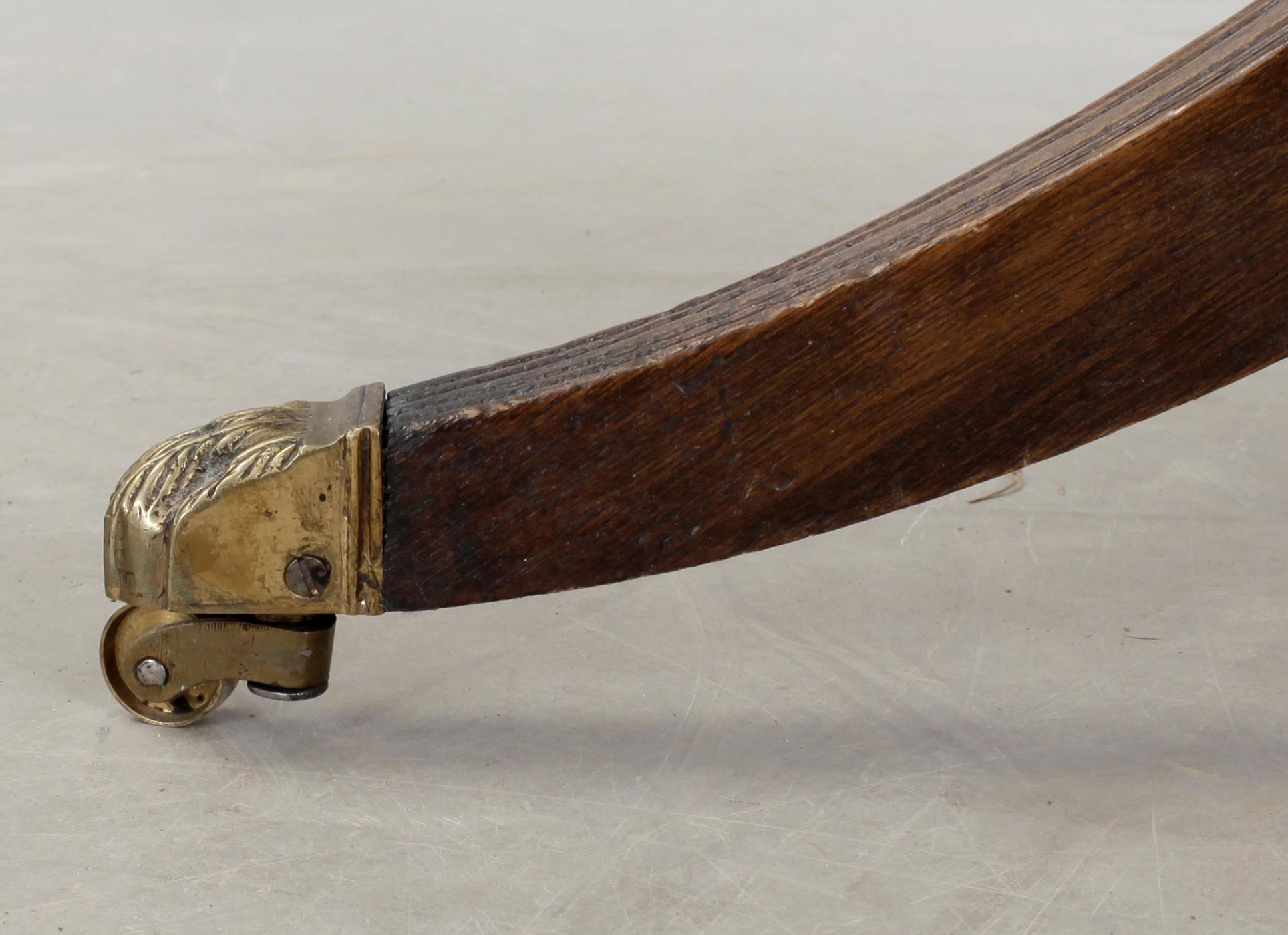 KARUSELLBORD, mahogny, engelsk stil, 1800-talets senare hälft.