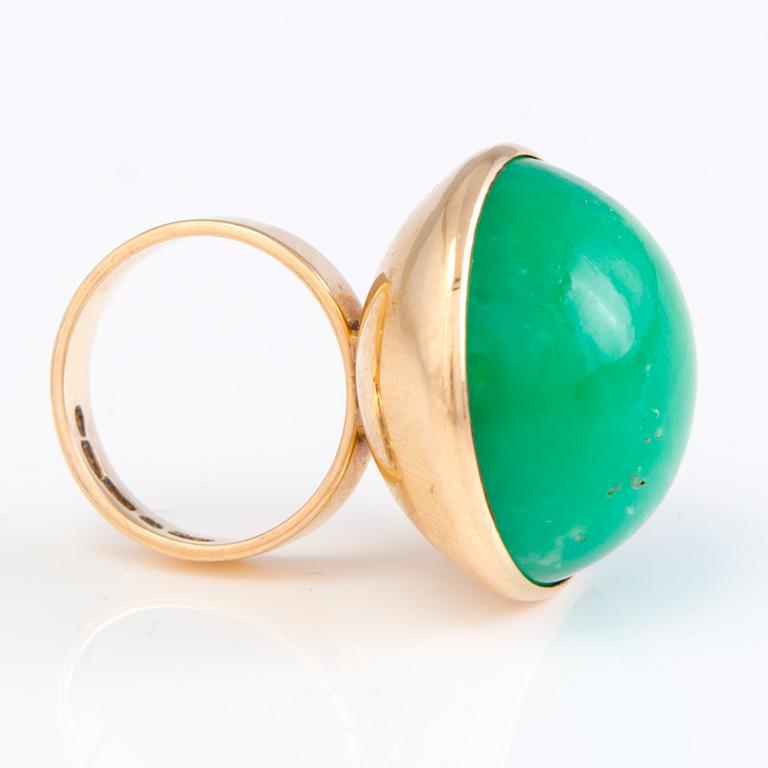 MIRJAM SALMINEN, sormus, 14K kultaa, krysopraasi. Helsinki, Suomi 1967.