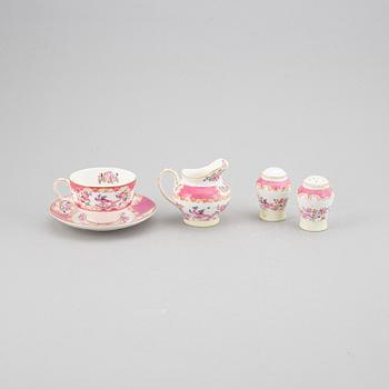 A part 'Pink Cockatrice' dinner and coffee and tea service, England, Minton, early 20th century (123 pieces).