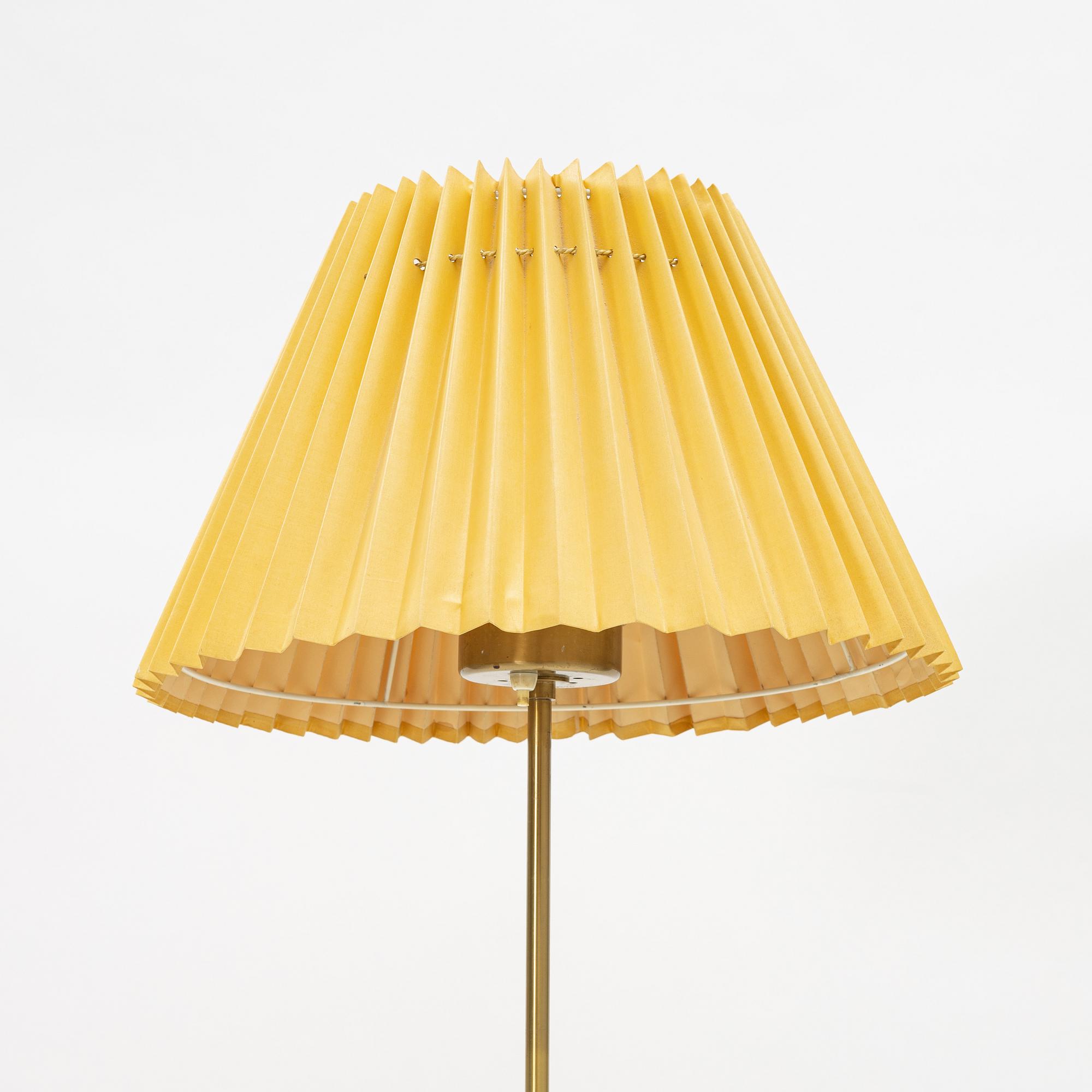 Josef Frank, golvlampa, modell 2326, Firma Svenskt Tenn.