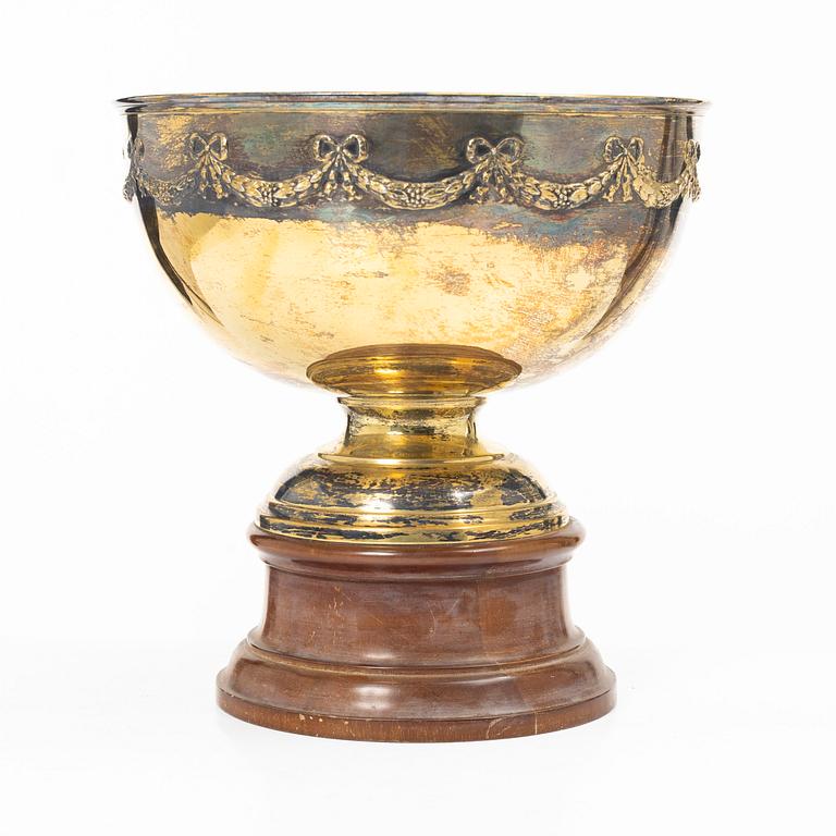 C.G. Hallberg, A silver gilt bowl, Stockholm 1915.